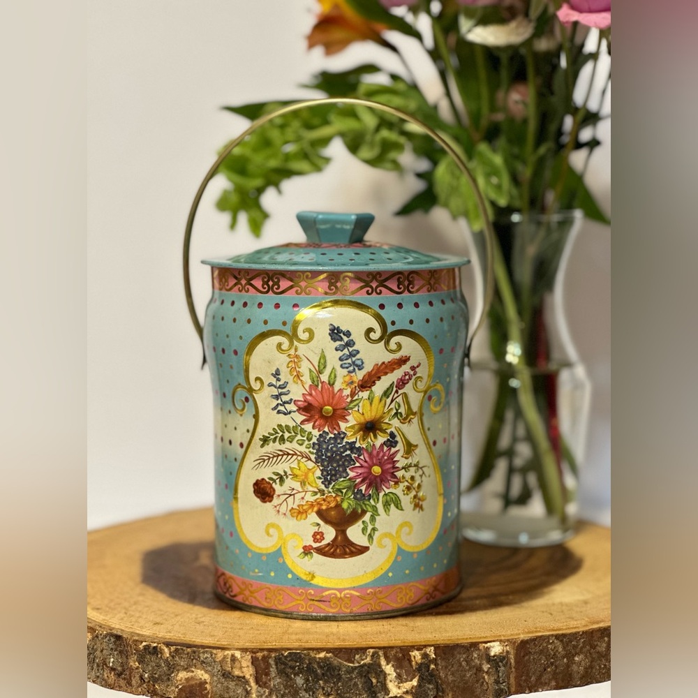 Vintage Murray Allen Regal Crown Decor - Picture 3 of 8